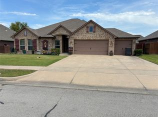 14705 Courtney Ln, Glenpool, OK 74033