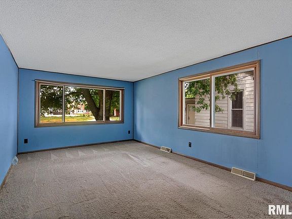 4th image of 34 W Kenney St