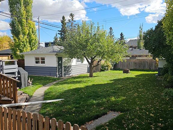 4th image of 1905 S 32nd Ave SW