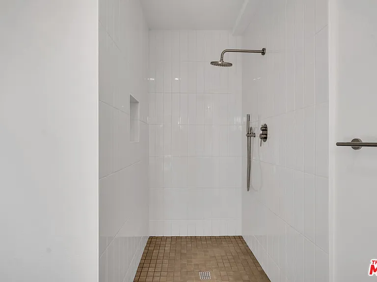 4014 W Adams Blvd #A — Photo 8