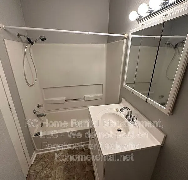 3633 Central St #2 — Photo 18