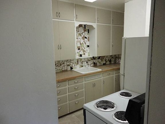 5th image of 30 E Birch St APT 2