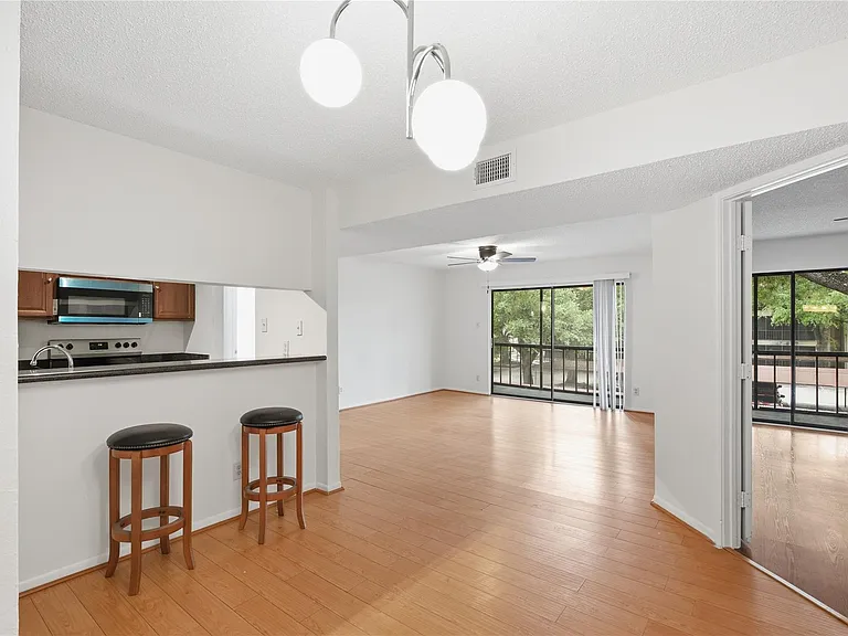 10110 Forum West Dr #321 — Photo 4