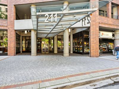 211 E Ohio St APT 1612, Chicago, IL, 60611