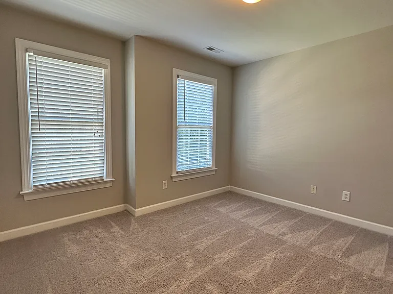 717 Bluffcreek Dr — Photo 30