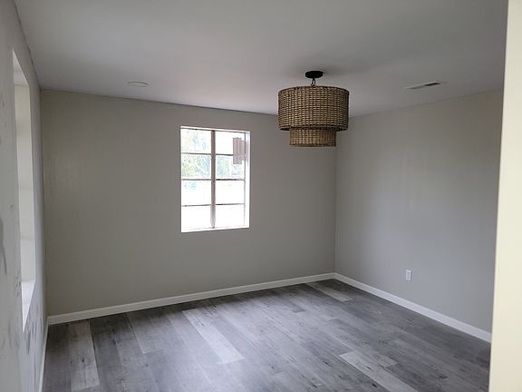 3rd image of 4318 Pearl St