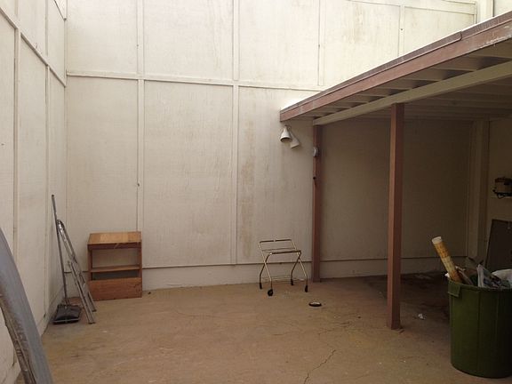 5th image of 3778 Fairlawn Ave