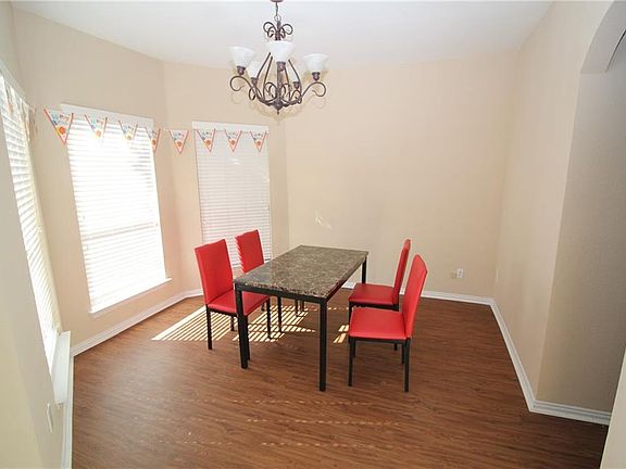 3rd image of 7606 Blossom Ln