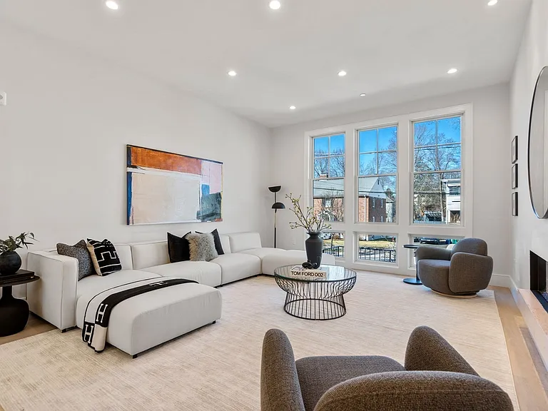 4 Knowles St #4 — Photo 16
