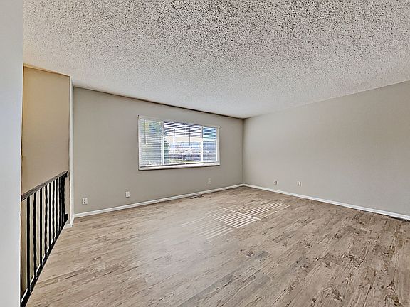 4th image of 6585 Dublin Cir