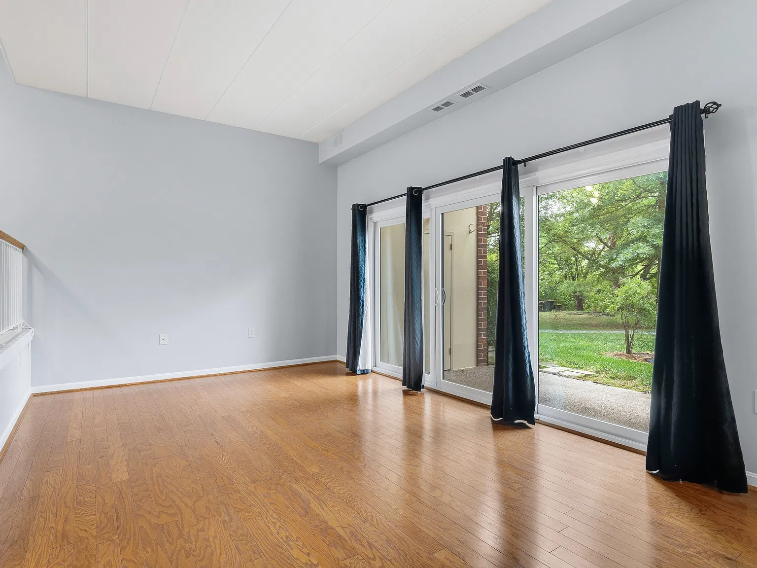 2 bed, 1091 sqft, $2,750 — Photo 3