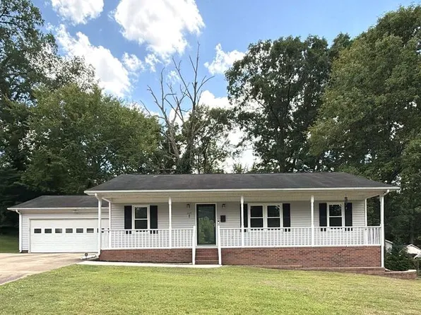 205 W Nims Ave, Mount Holly, NC 28120