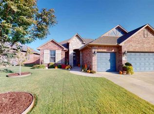 928 N Creek Dr, Woodward, OK 73801