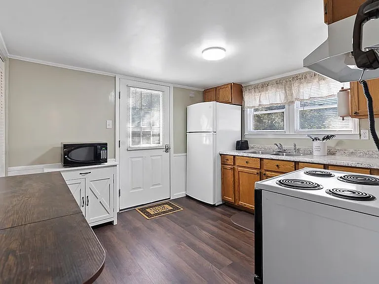 40 Collins Village Cir — Photo 4