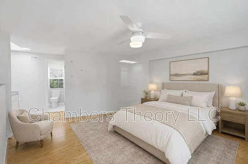 2 bed, 2.5 bath, 1163 sqft, $2,700 — Photo 4