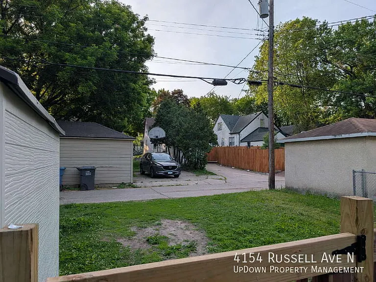 4154 Russell Ave N — Photo 4