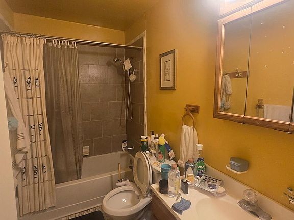 2nd image of 625 Glynlee Ct
