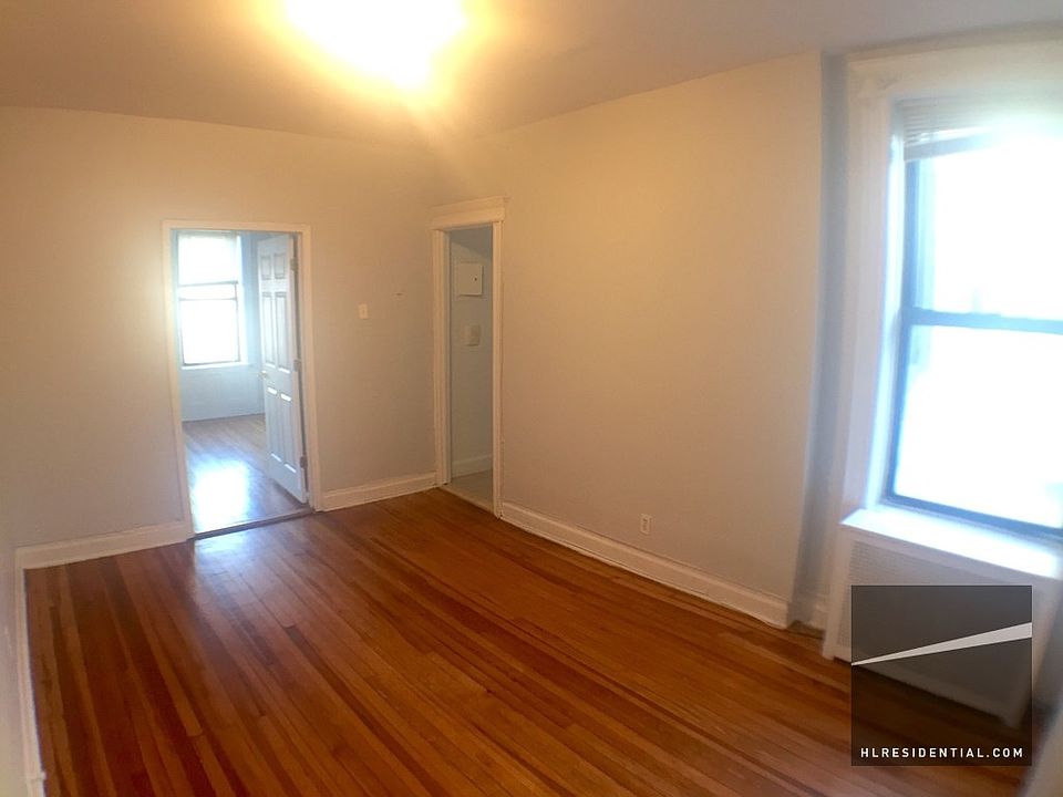 1st image of 1402 31st Ave