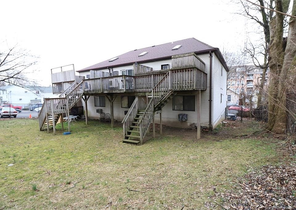 24 Adams Avenue