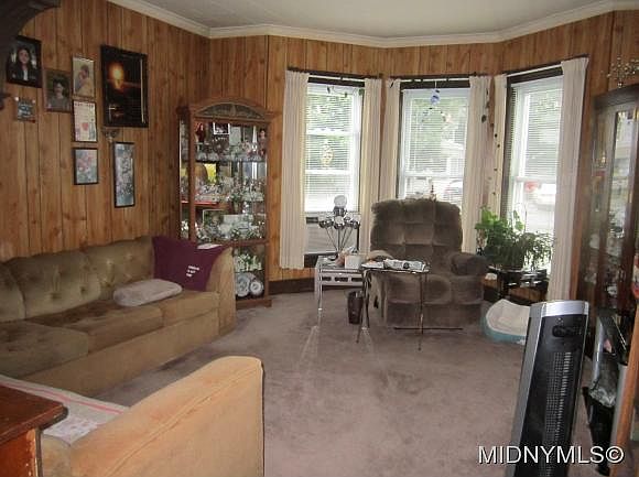 2nd image of 609 W Thomas St