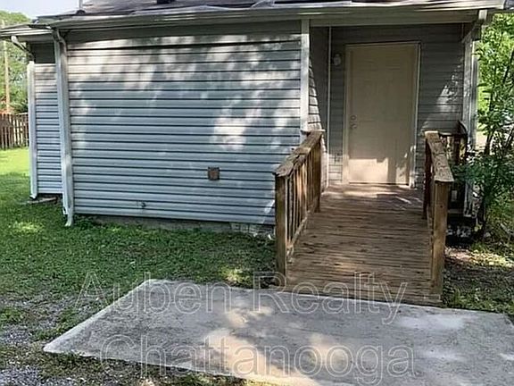 2nd image of 906 S Kelley St #B