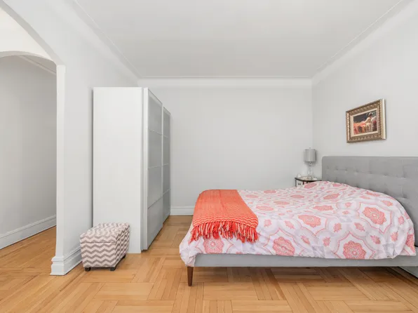 140 8th Avenue image 4 of 6