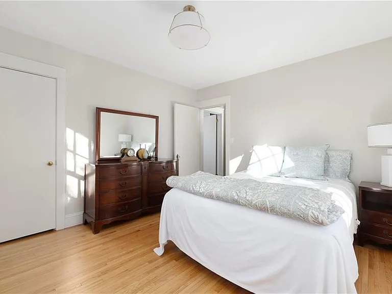 9 White Ter — Photo 21