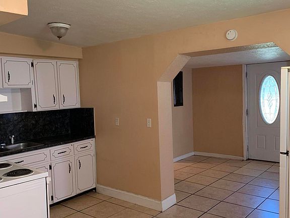 5th image of 2213 W 18th St