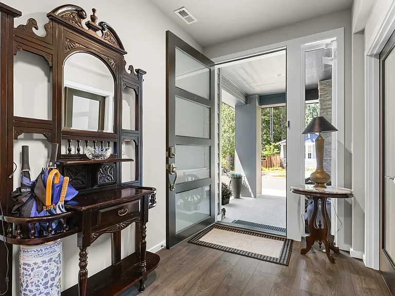4808 Amherst Way SW — Photo 3