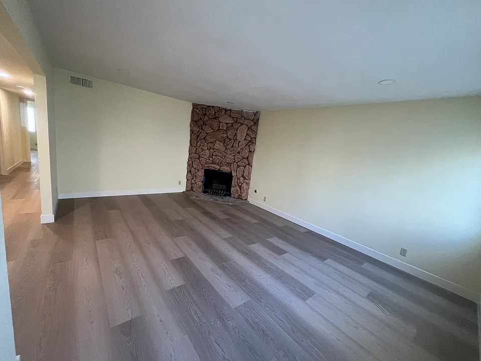 1031 Clyde Ave #804