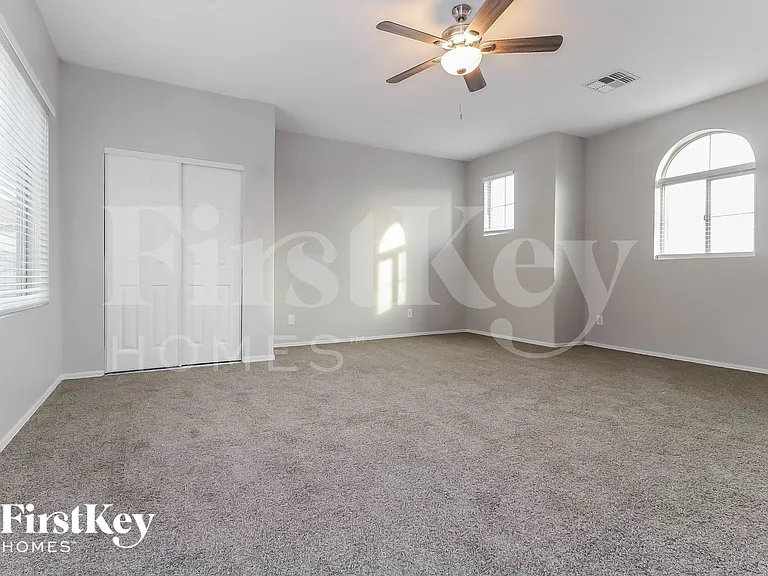9434 W Berkeley Rd — Photo 8