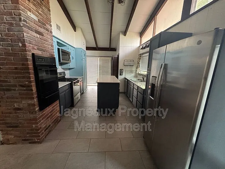307 Allison Ln — Photo 12