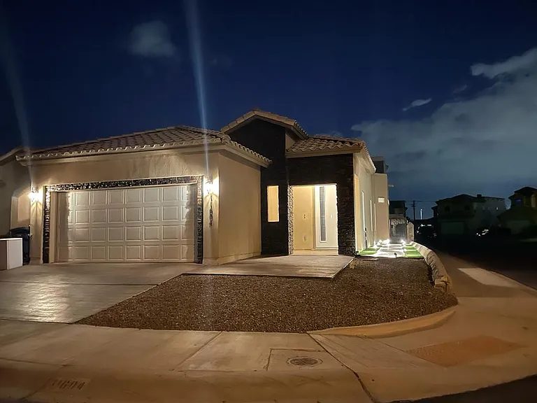 11604 Grotto Bay Ct — Photo 1