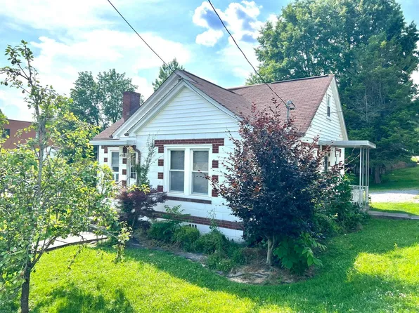 111 E Maple Ave, Fayetteville, WV 25840