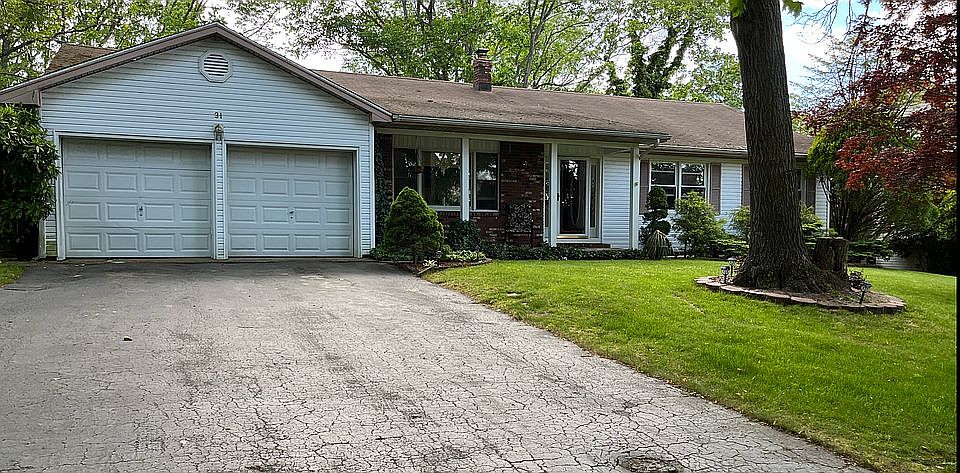 1st image of 31 Redwood Dr