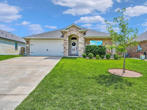 3200 Keathley Dr, Lorena, TX 76655