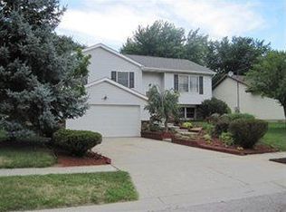 706 Shumaker Dr, Bellevue, OH 44811