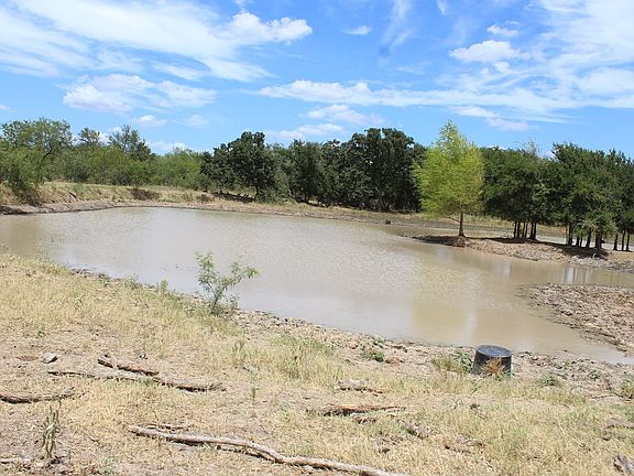 4th image of 223 County Road 223