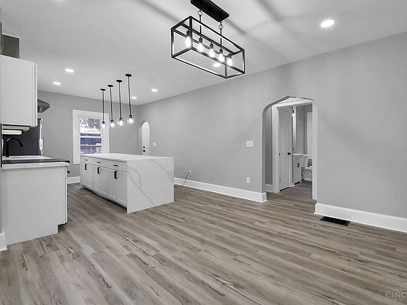 3rd image of 1847 Dalewood Pl