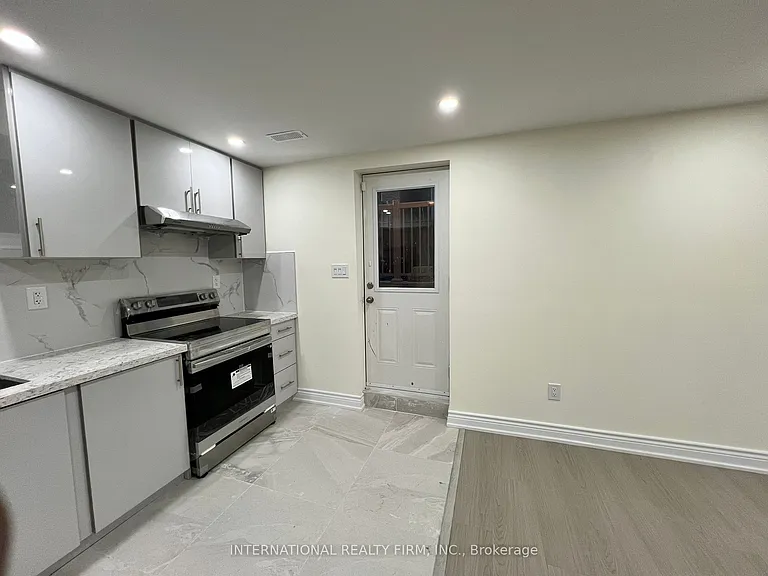 216 Wesmina Ave — Photo 2