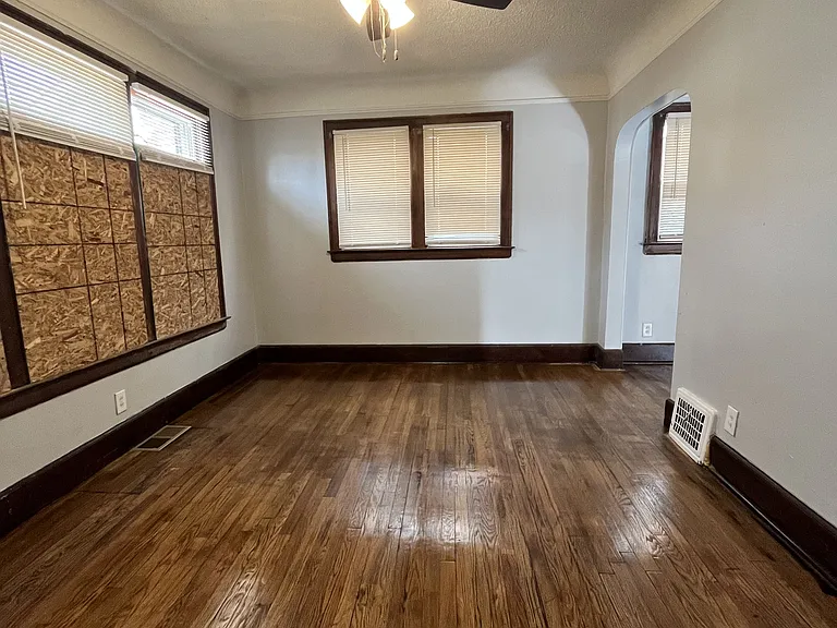 6225 Oldtown St — Photo 3