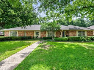 1101 Greenbriar Ln, Arlington, TX 76013