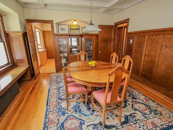 3rd image of 4033 N Prospect Ave