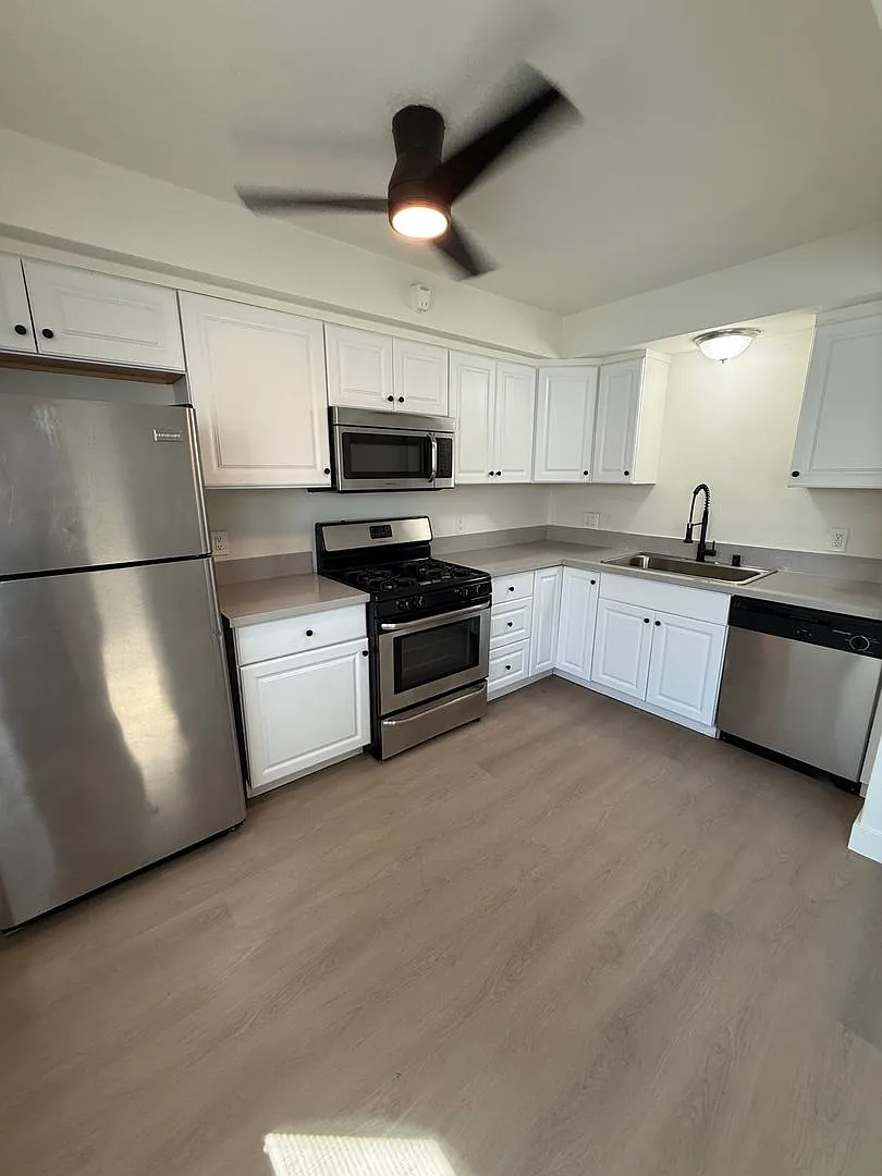 SDS T 4480-86 51st Street — Photo 2
