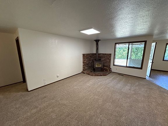 4th image of 3661 Silverstone Ct NE