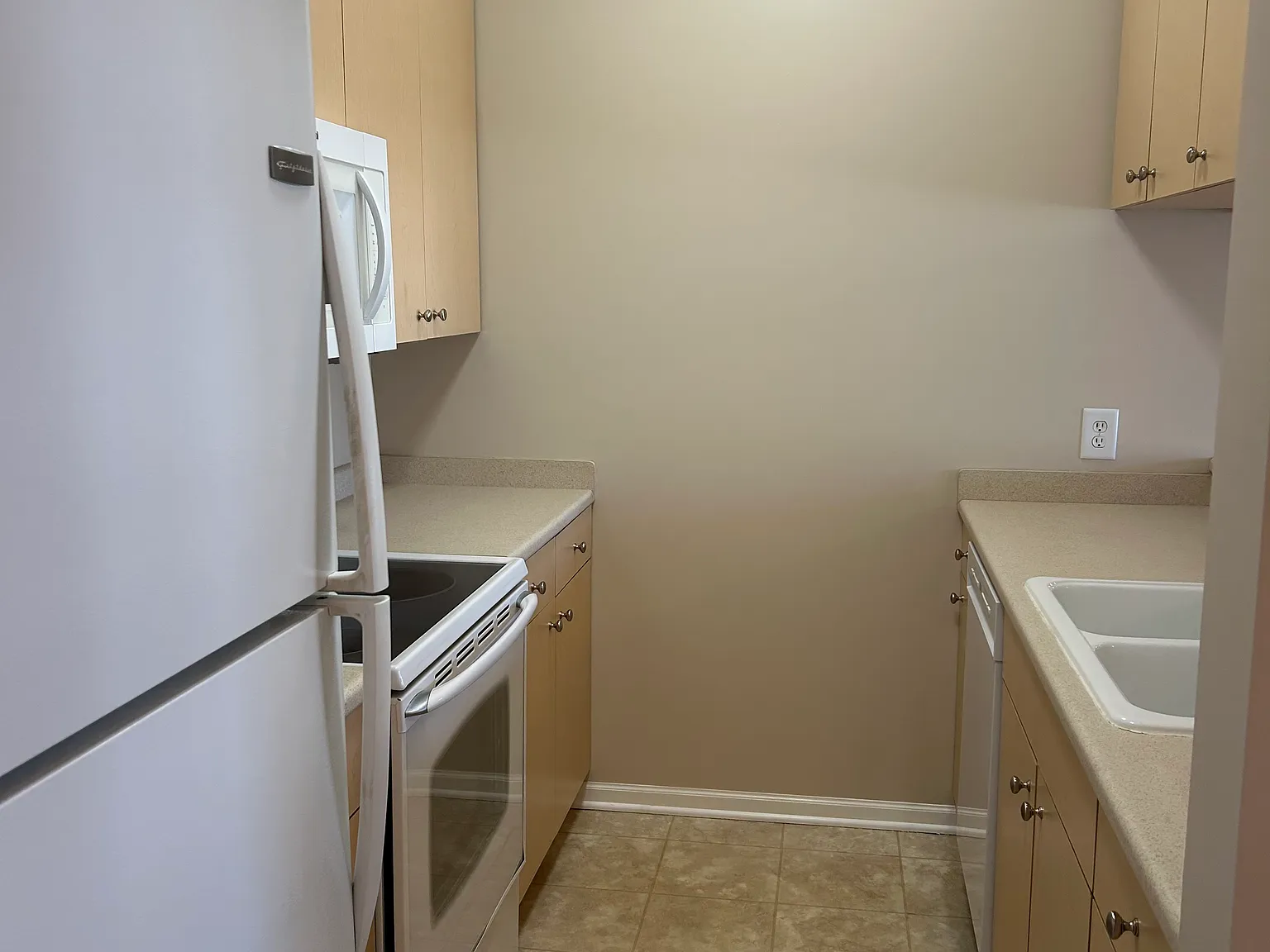 2 bed, 995 sqft, $1,150 — Photo 4