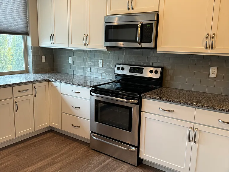 2329 W Bridge Ave — Photo 7