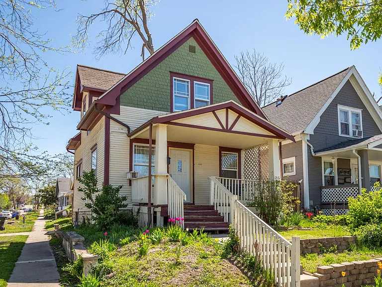 802 Camburn Ct SE — Photo 1