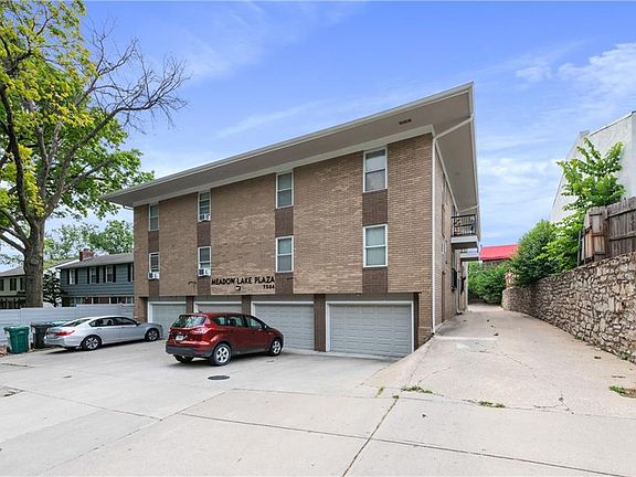 3rd image of 7504 Wyoming St