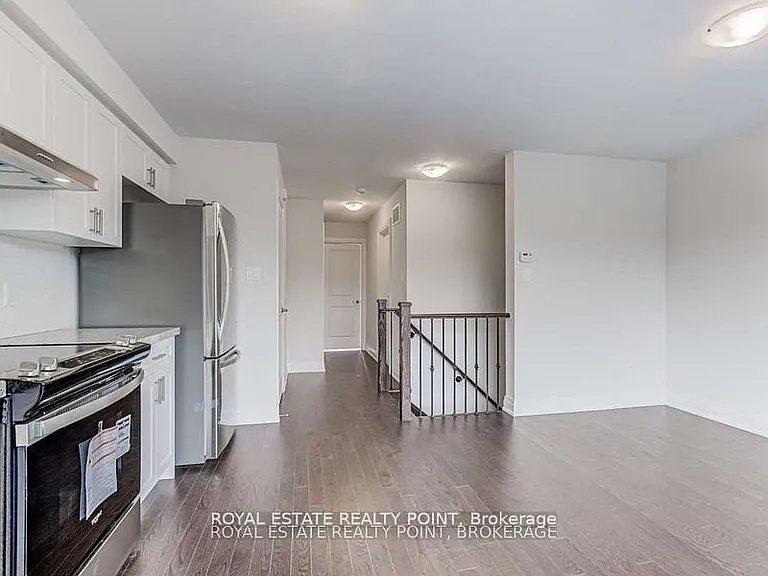 12 Creekbank Rd #UPPER — Photo 7